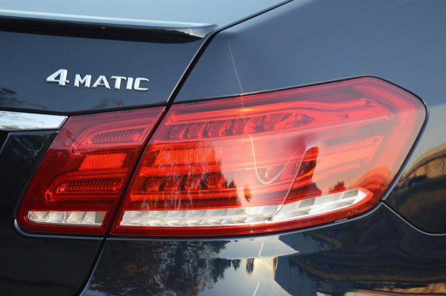  Mercedes-Benz E350 4Matic Sedan 2014 года  (фото 7 из 40)